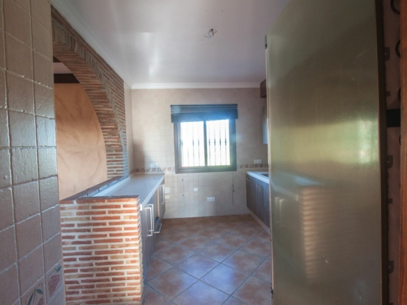 Estepona – 6B Rustic Villa – Large Plot
