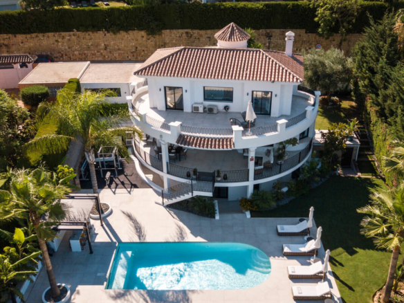 La Quinta – Modern 5B Villa  – Sea Views