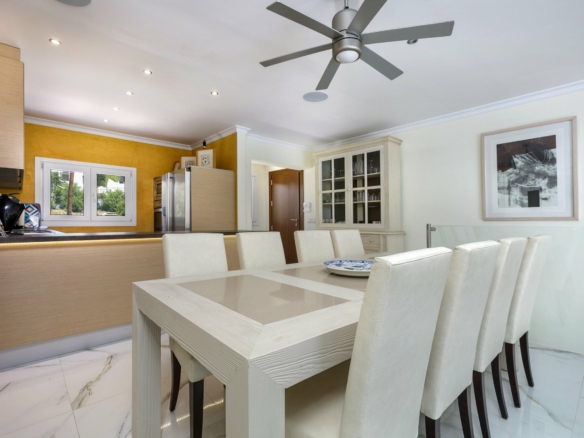 Marbella East – 3B Villa to reform