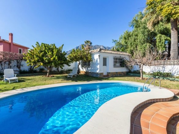Marbella Town – 5B Villa to reform