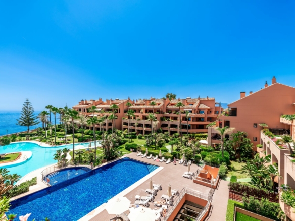 For Sale – Puerto Banus – Duplex Penthouse in Malibu – 1st Line Beach