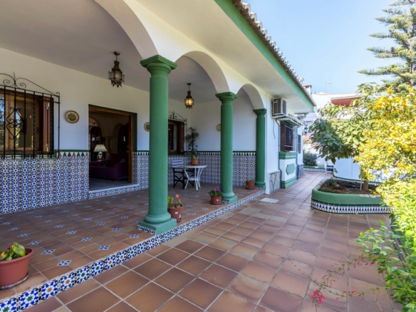 Marbella Town – 5B Villa to reform