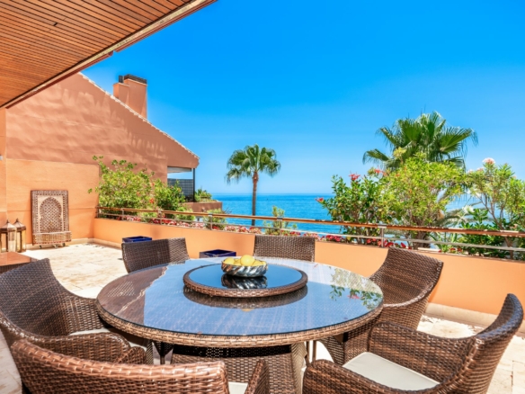 For Sale – Puerto Banus – Duplex Penthouse in Malibu – 1st Line Beach