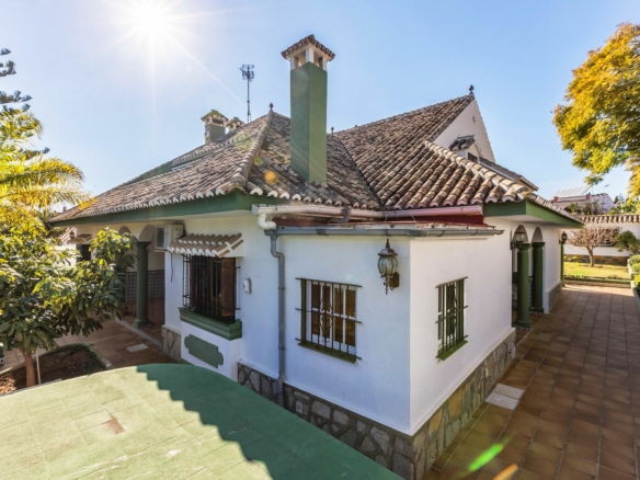 Marbella Town – 5B Villa to reform