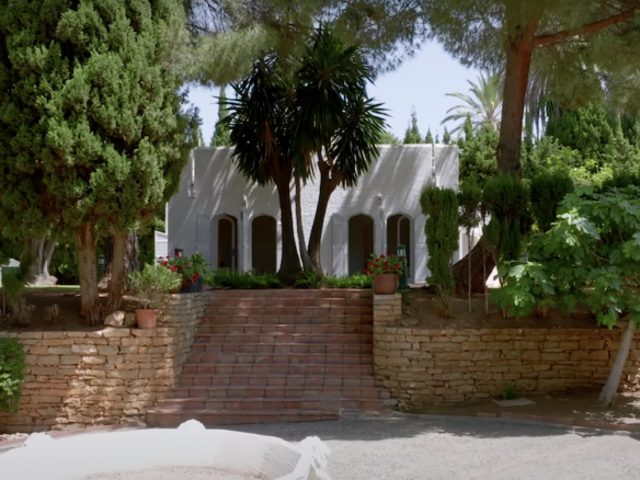 Puerto Banus – Andalucia Mansion + Guest House.Build 3 New villas