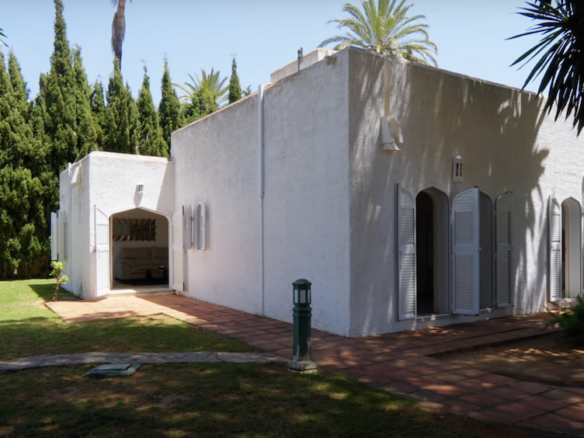 Puerto Banus – Andalucia Mansion + Guest House.Build 3 New villas