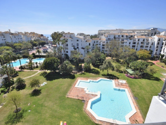 Puerto Banus  – 3B Penthouse – Las Terrazas de Banús