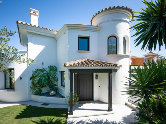 La Quinta – Modern 5B Villa  – Sea Views