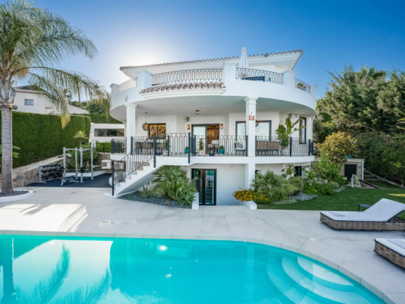 La Quinta – Modern 5B Villa  – Sea Views