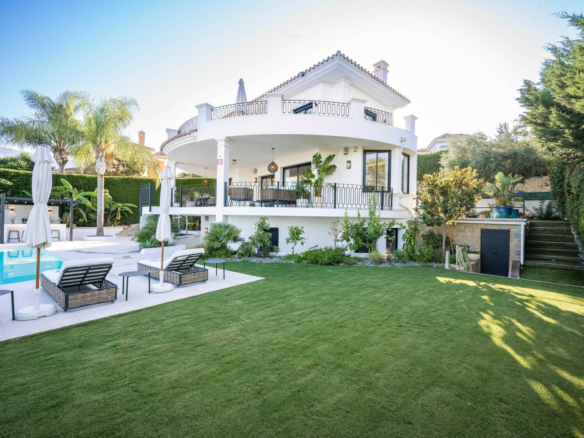 La Quinta – Modern 5B Villa  – Sea Views