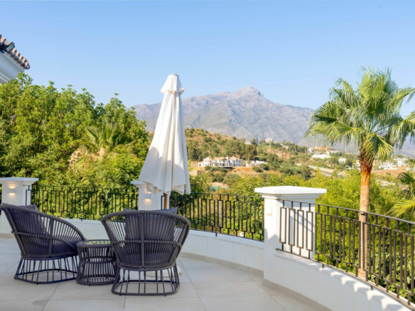 La Quinta – Modern 5B Villa  – Sea Views