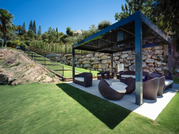 Benahavis – 7B Luxury villa – Paddle Court -Gated