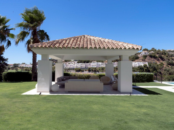 Benahavis – 7B Luxury villa – Paddle Court -Gated