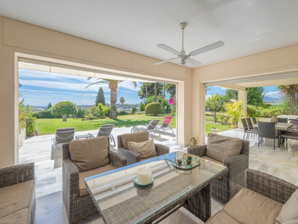 Nueva Andalucia  –  4B Townhouse – Panoramic Views -Paddle/Tennis