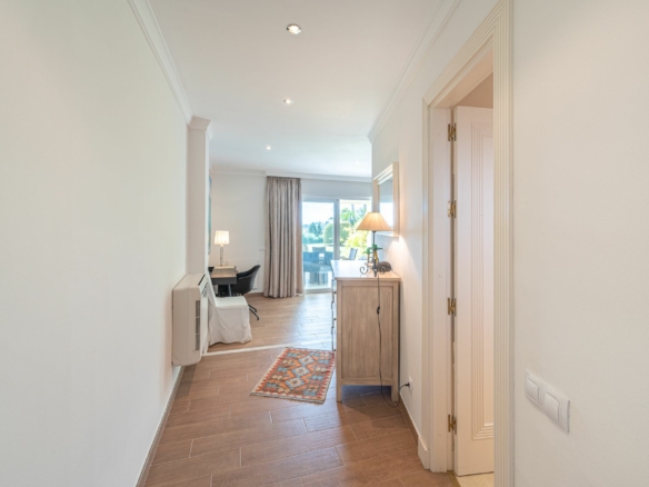 Nueva Andalucia  –  4B Townhouse – Panoramic Views -Paddle/Tennis