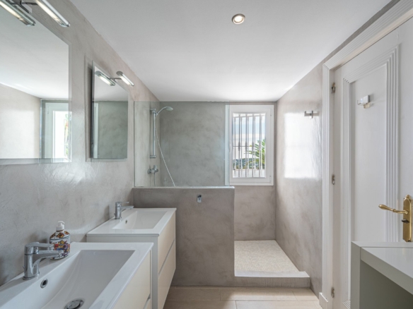 Nueva Andalucia  –  4B Townhouse – Panoramic Views -Paddle/Tennis