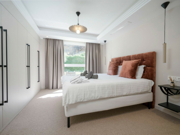 Benahavis – 7B Luxury villa – Paddle Court -Gated