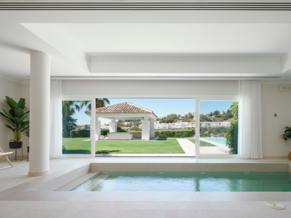 Benahavis – 7B Luxury villa – Paddle Court -Gated