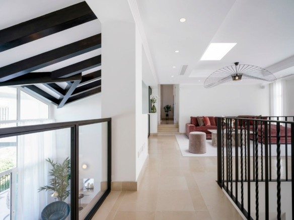 Benahavis – 7B Luxury villa – Paddle Court -Gated