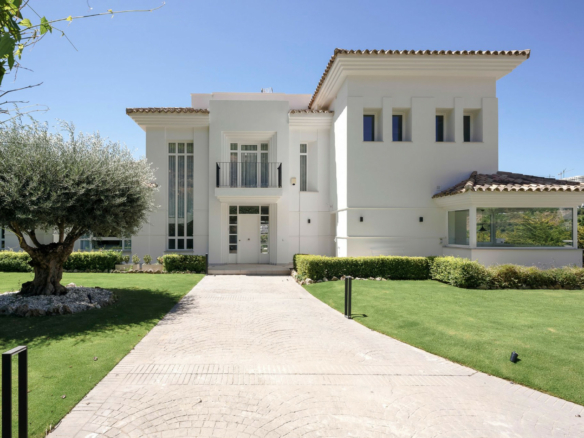 Benahavis – 7B Luxury villa – Paddle Court -Gated