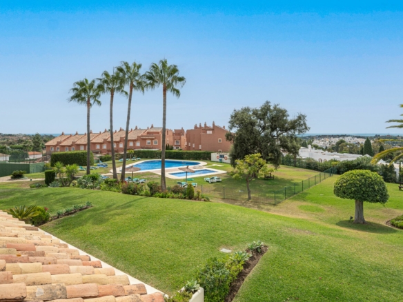 Nueva Andalucia  –  4B Townhouse – Panoramic Views -Paddle/Tennis