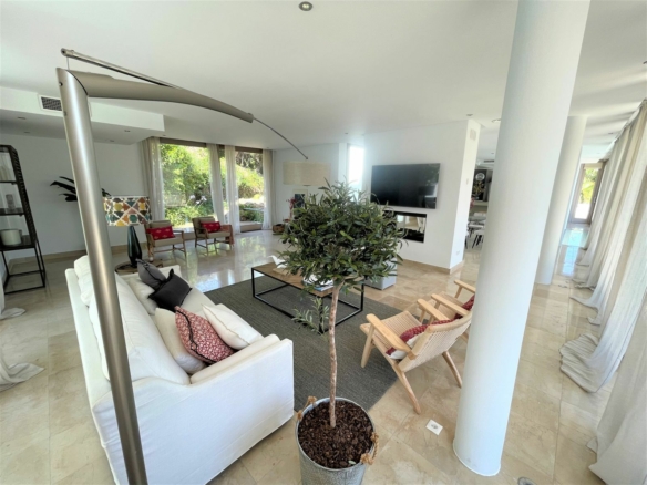 Sotogrande – Modern 6B Villa – Reformed 2022