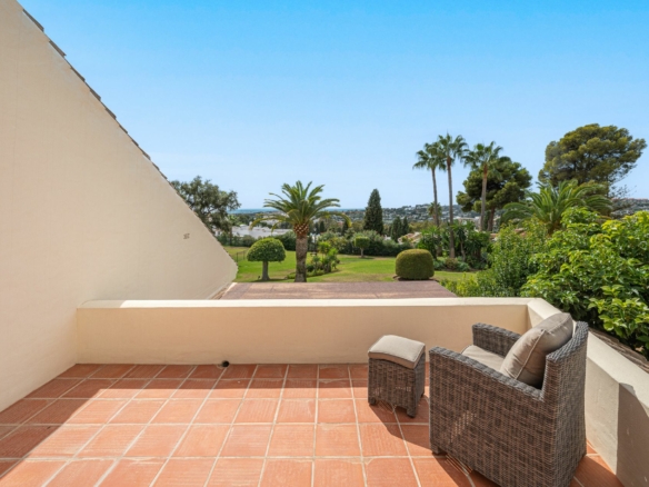 Nueva Andalucia  –  4B Townhouse – Panoramic Views -Paddle/Tennis