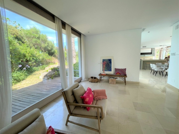 Sotogrande – Modern 6B Villa – Reformed 2022