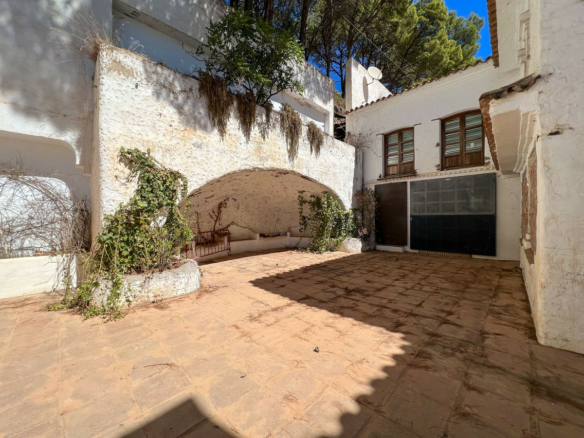 Bank repo – Mijas – 10 Bed Finca – Sea Views