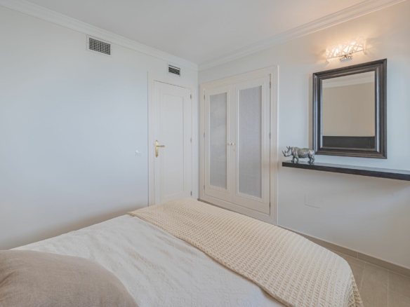Nueva Andalucia  –  4B Townhouse – Panoramic Views -Paddle/Tennis