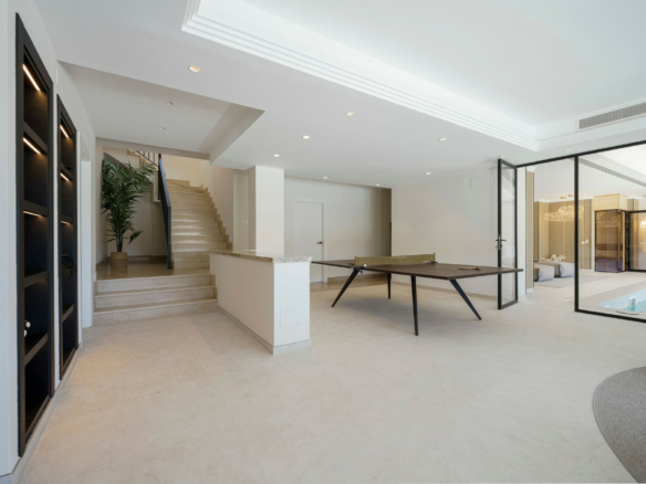 Benahavis – 7B Luxury villa – Paddle Court -Gated