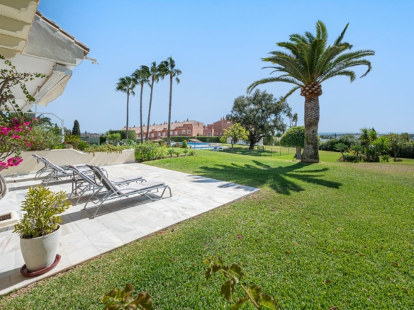 Nueva Andalucia  –  4B Townhouse – Panoramic Views -Paddle/Tennis
