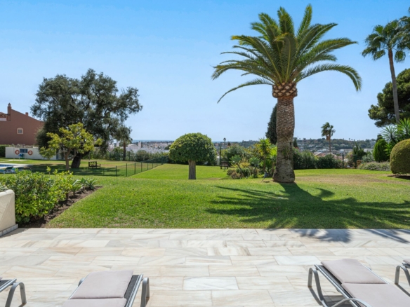 Nueva Andalucia  –  4B Townhouse – Panoramic Views -Paddle/Tennis