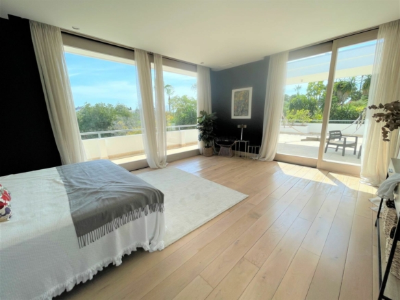 Sotogrande – Modern 6B Villa – Reformed 2022
