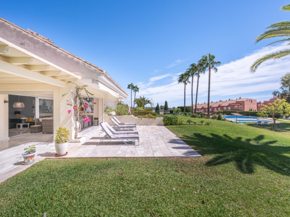 Nueva Andalucia  –  4B Townhouse – Panoramic Views -Paddle/Tennis