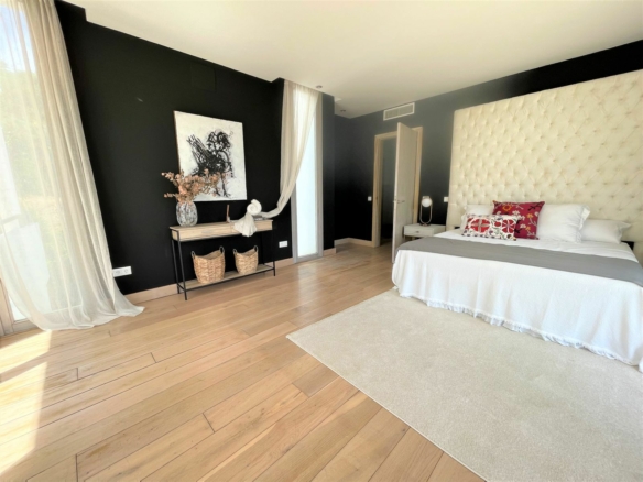 Sotogrande – Modern 6B Villa – Reformed 2022