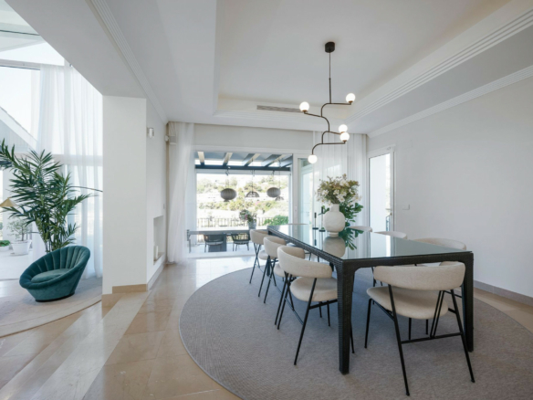 Benahavis – 7B Luxury villa – Paddle Court -Gated