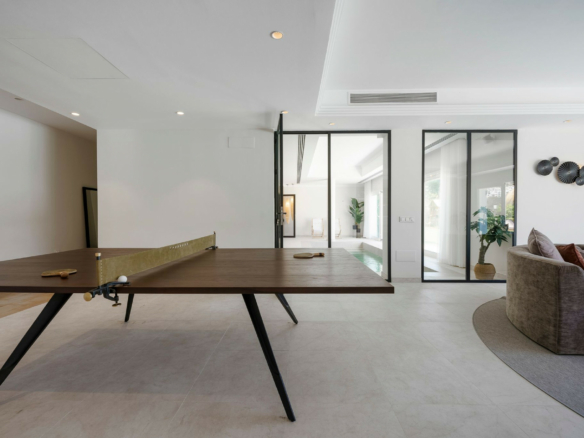 Benahavis – 7B Luxury villa – Paddle Court -Gated