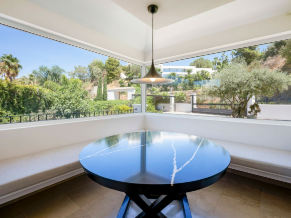 Benahavis – 7B Luxury villa – Paddle Court -Gated