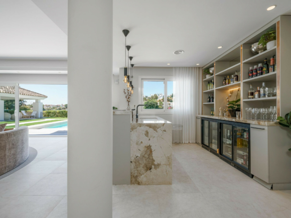 Benahavis – 7B Luxury villa – Paddle Court -Gated