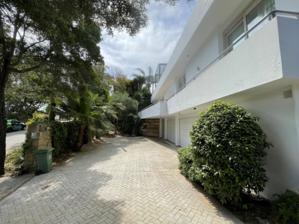 Sotogrande – Modern 6B Villa – Reformed 2022