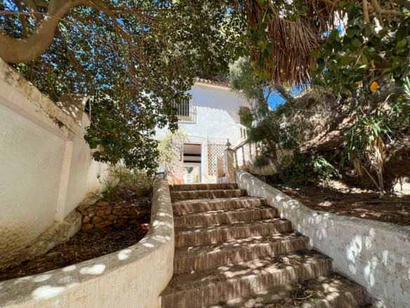 Bank repo – Mijas – 10 Bed Finca – Sea Views
