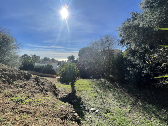Mijas – Villa  -Sea Views – Plot with 3000m2   (build +2 houses)