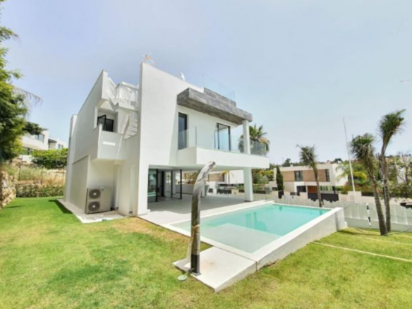 New Golden Mile – New Modern 4B Villa