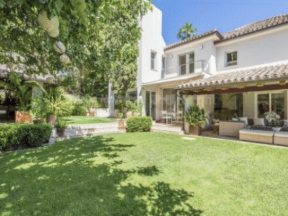Marbella Hill Club – 4B Villa – Gated