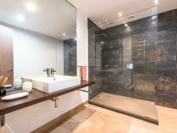 Sotogrande – Modern 6B Villa – Reformed 2022