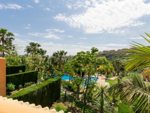 Benahavis – 3B townhouse – Tropical garden -Huge pool