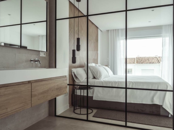 Reserved – Nueva Andalucia –  Nice 3B Townhouse – Central