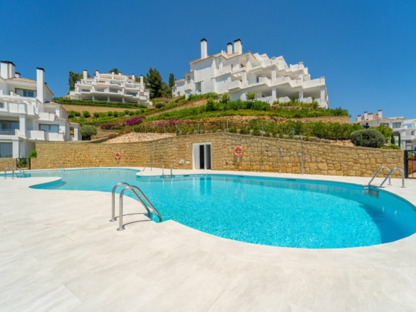 Nueva Andalucia – 3B Apt. – Sea Views  – Gated -Gym