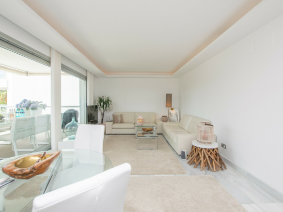 San Pedro -3B Apartment – Central -South facing